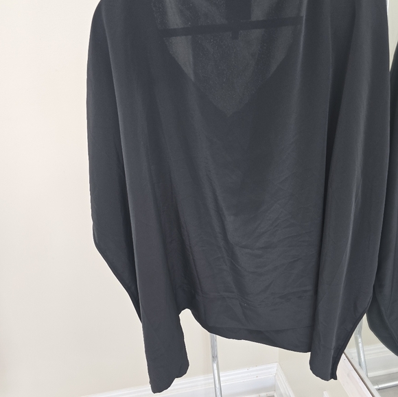 DIANE GILMAN BLACK PONCHO - Picture 5 of 6